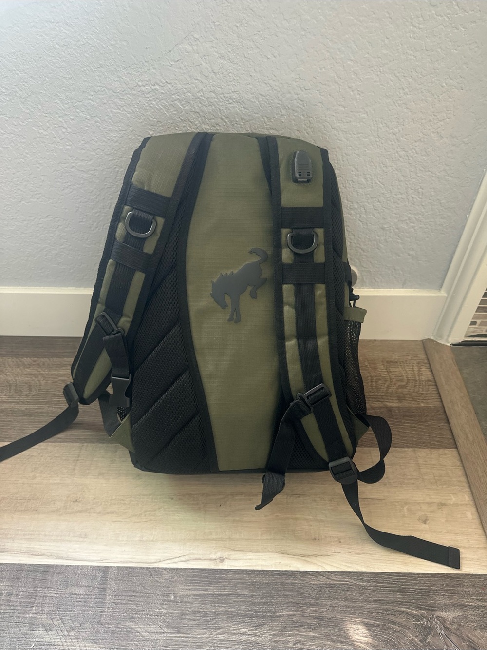 Ford Bronco Ripstop Smart Backpack - Picture 5 of 13